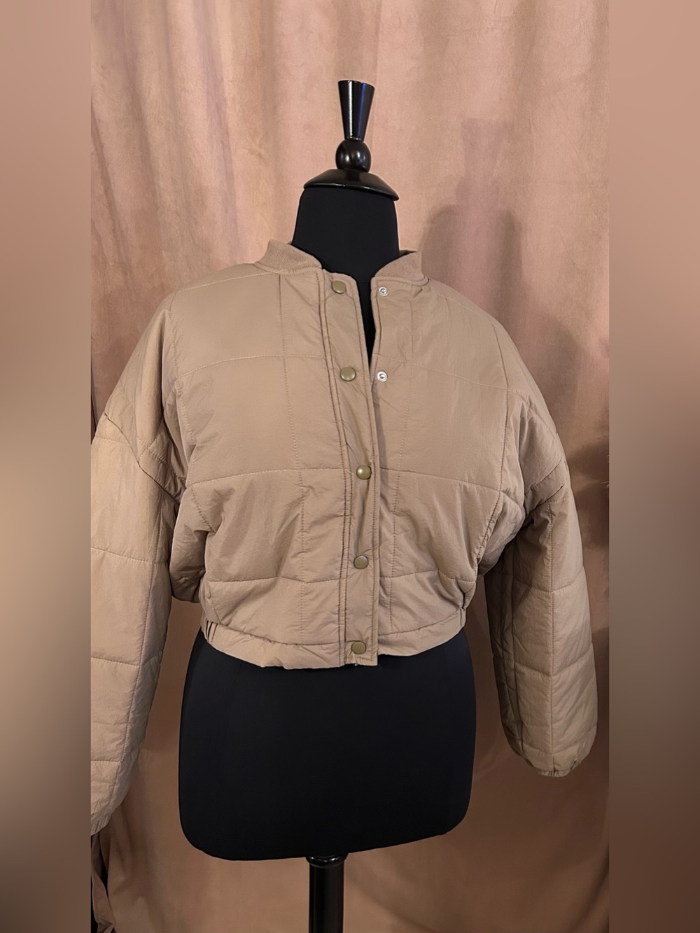 KITTENISH CROPPED PUFFER COAT